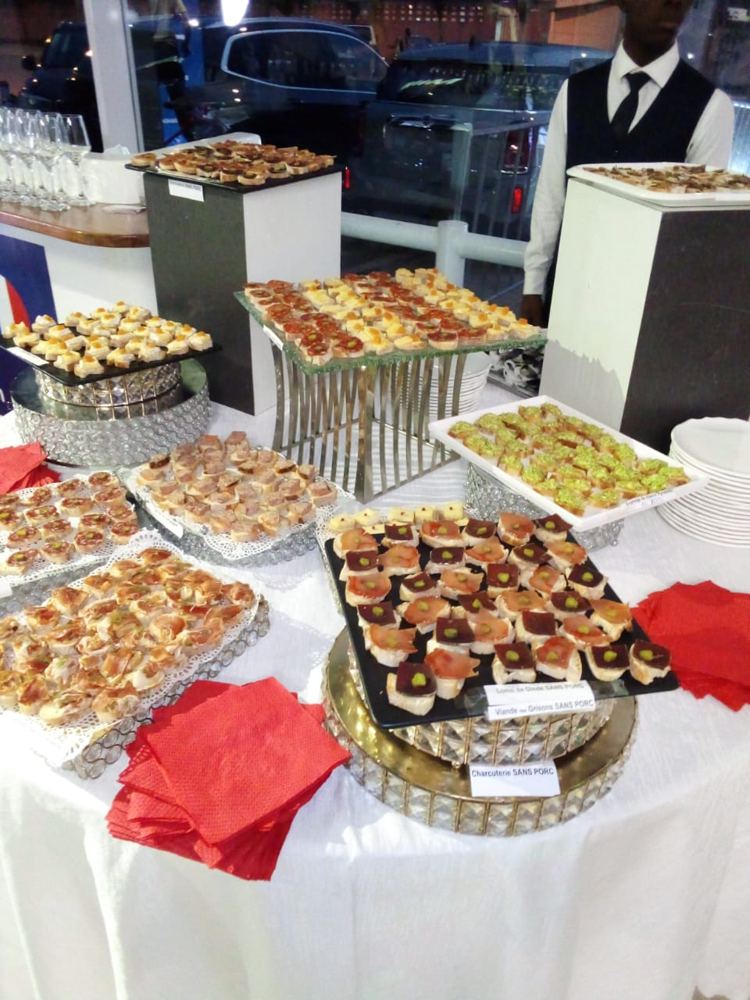 Buffet de mignardises sucrées et salées
